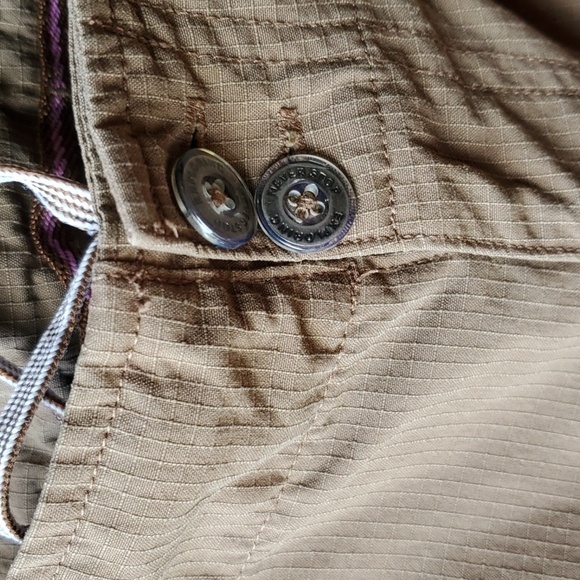 The North Face brown nylon cargo hiking Capri. Size 8 - Picture 5 of 16